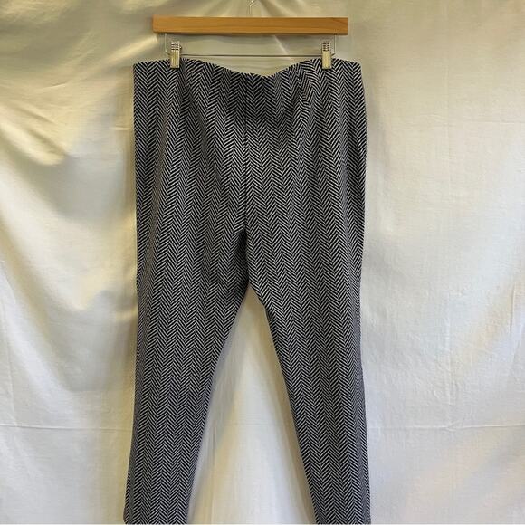 Chico's Black White Chevron Pattern Crop Pants Knit Pull On Elastic Size 3 Ankle - Picture 4 of 9